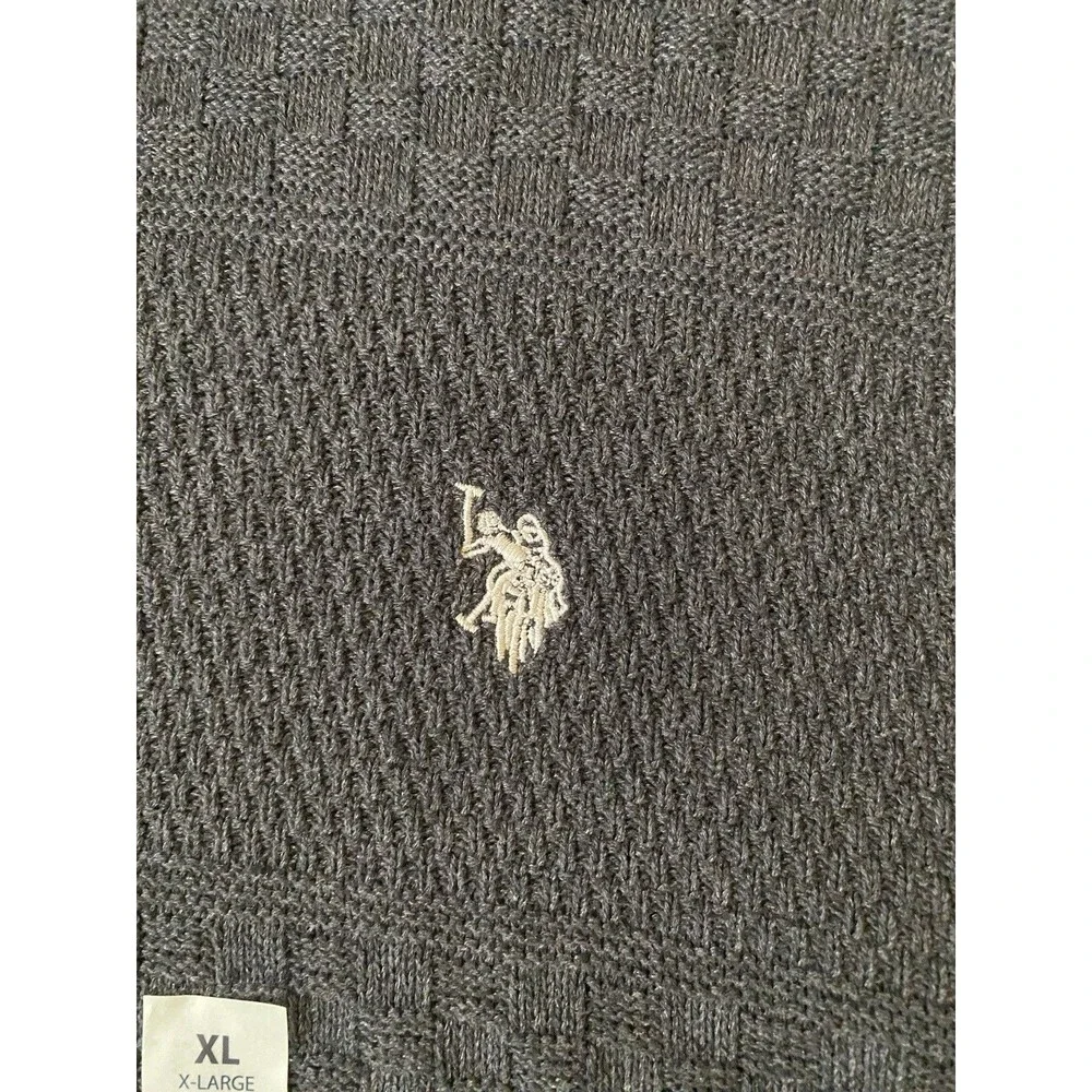 NWT U.S. Polo Assn. Men's Mixed Texture Quarter-Zip Sweater – Charcoal Gray XL